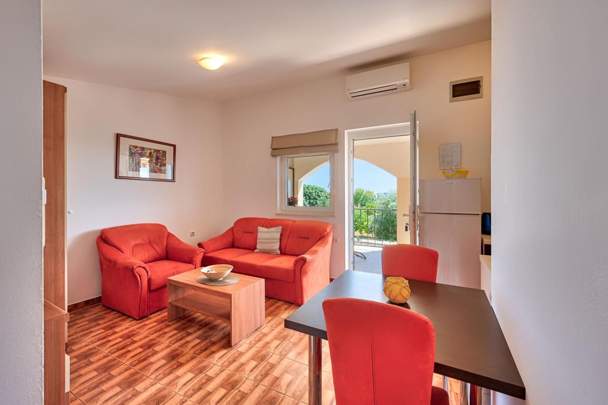 Teuta Apartments - A Beach And A Sea View Peroj Exterior photo