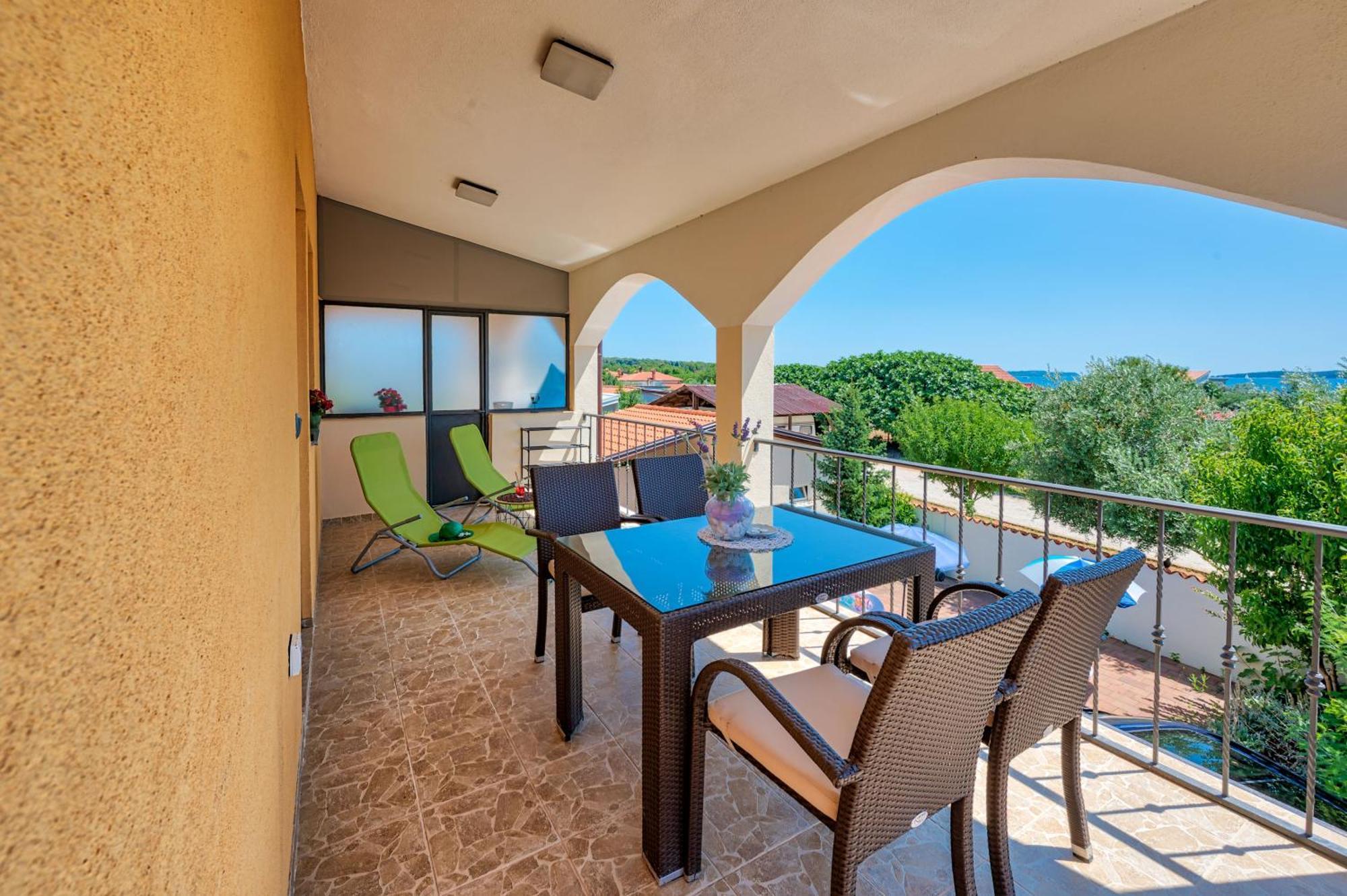 Teuta Apartments - A Beach And A Sea View Peroj Exterior photo