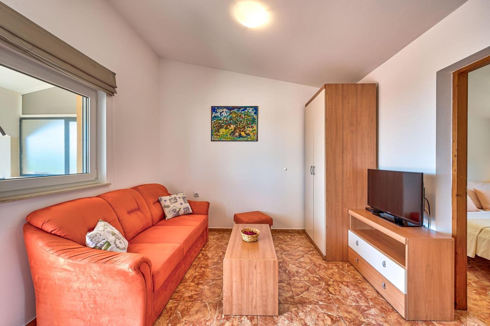 Teuta Apartments - A Beach And A Sea View Peroj Exterior photo